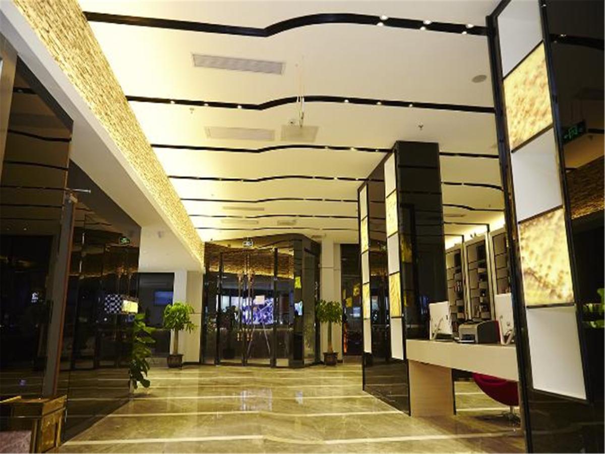 Lavande Hotel Fuhuadao Branch Жонгшан Екстериор снимка